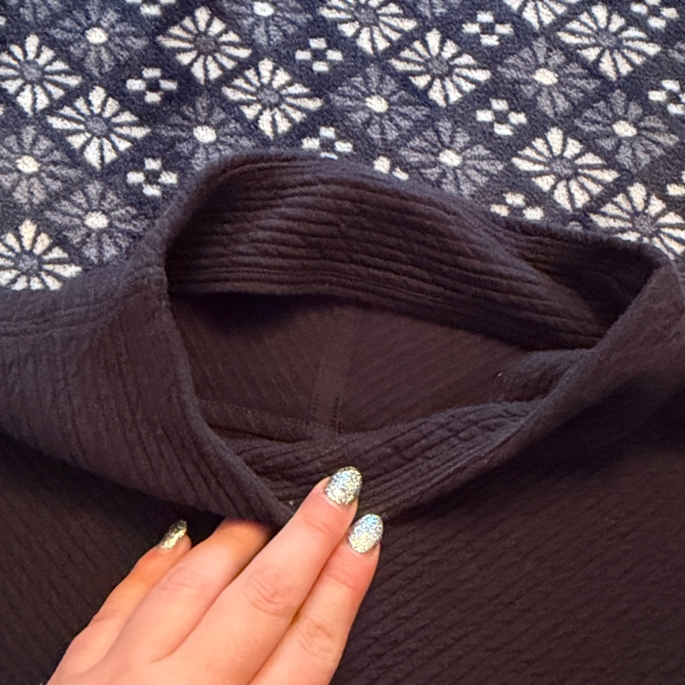 Lululemon On Repeat MockNeck - Picture 6 of 9